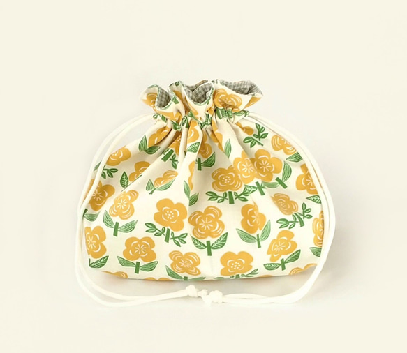 レトロな花柄のお弁当袋＊黄色＊巾着袋 2枚目の画像