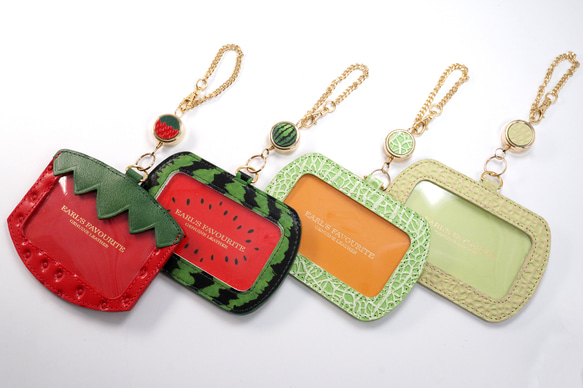 フルーツなパスケース／ヘタ付きいちご（牛革製） 10枚目の画像