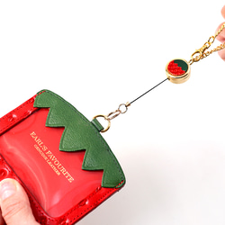 フルーツなパスケース／ヘタ付きいちご（牛革製） 8枚目の画像