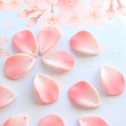 新作★桜、桃、お花　花びらのガラスビーズ  マットピンクグラデーション 4枚目の画像