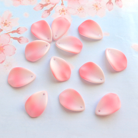 新作★桜、桃、お花　花びらのガラスビーズ  マットピンクグラデーション 20枚目の画像