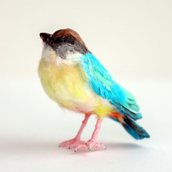 土佐和紙×ひよこ窯　「八色鳥」（やいろちょう）　～小さな小鳥シリーズ～ 1枚目の画像