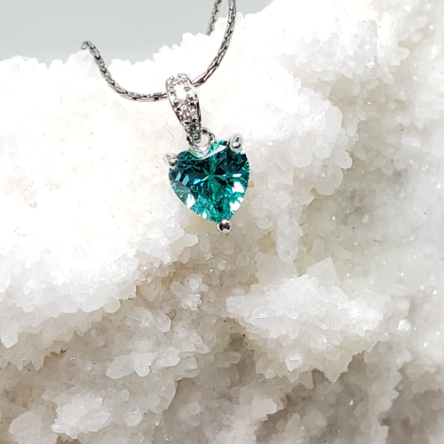 奇跡の輝き パライバトルマリン 人工宝石 シンプルハートカット