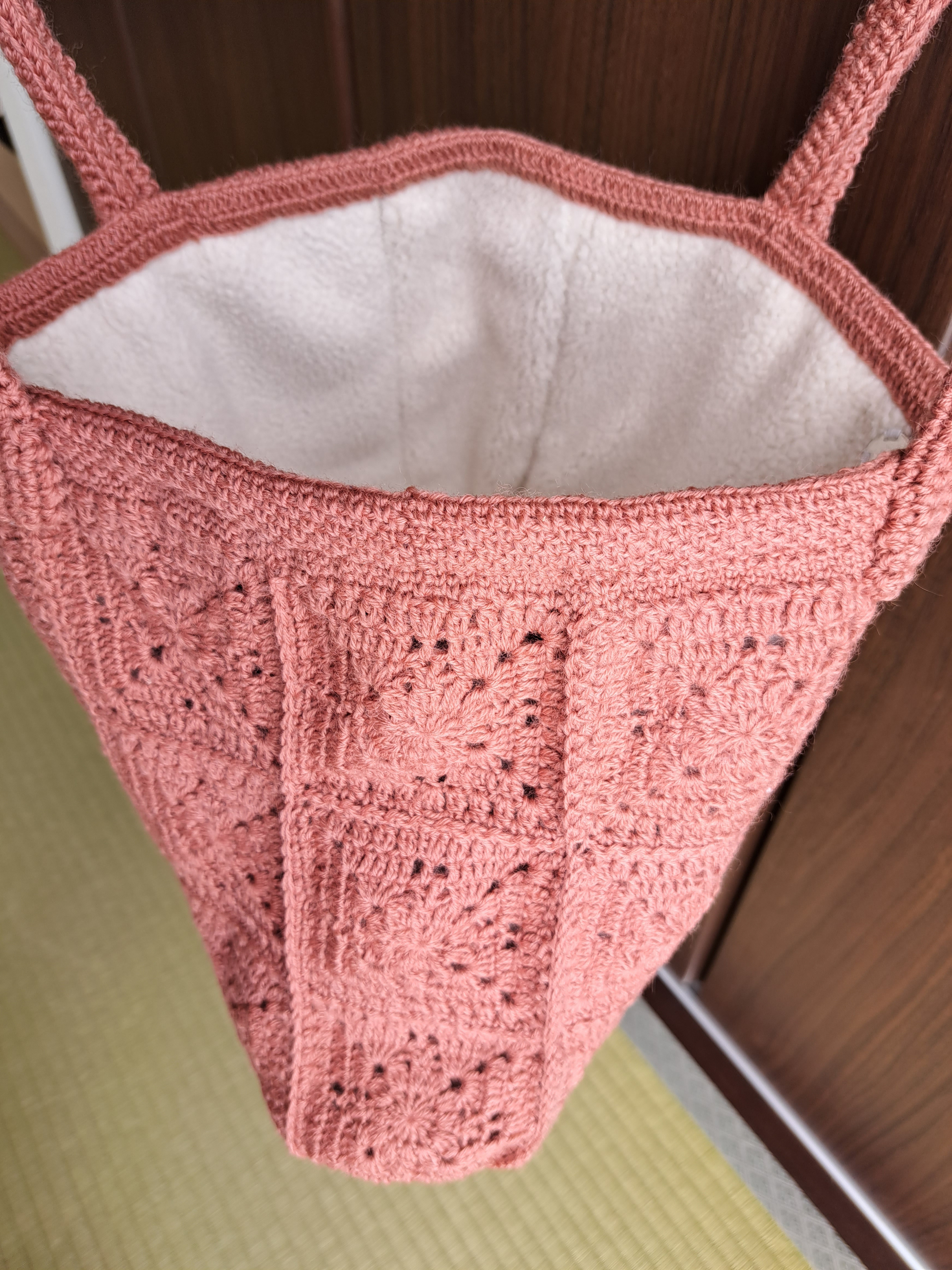 モチーフ繋ぎのバック