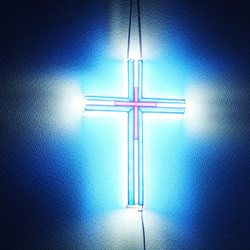 輝く十字架に・・・（ステンドグラス、ＬＥＤランプ　壁掛け） 1枚目の画像