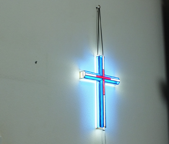 輝く十字架に・・・（ステンドグラス、ＬＥＤランプ　壁掛け） 10枚目の画像