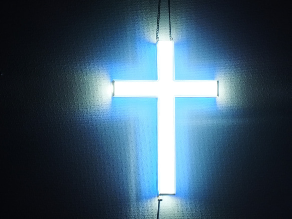 輝く十字架に・・・（ステンドグラス、ＬＥＤランプ　壁掛け） 5枚目の画像