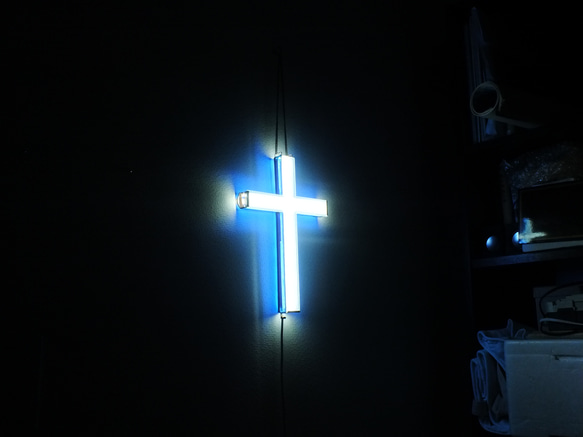 輝く十字架に・・・（ステンドグラス、ＬＥＤランプ　壁掛け） 8枚目の画像
