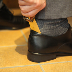 本革＆真鍮 靴べら”GROOVY CRAFT”　クラフト　カービング　手彫り　ビジネス　ギフト 3枚目の画像