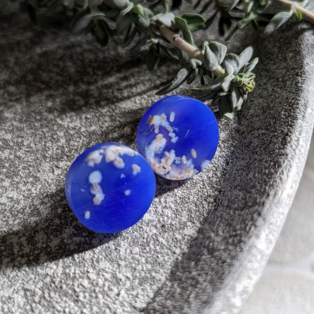 リーフメノウピアス ブルー/チタン