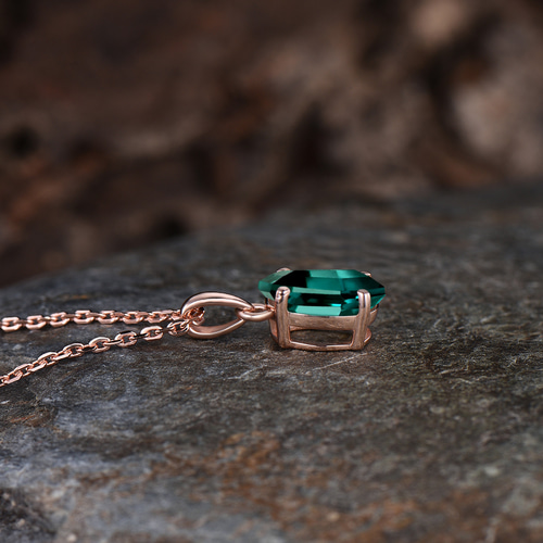 ミニマリスト 5 月の誕生石 エメラルド ネックレス ユニークなグリーン  