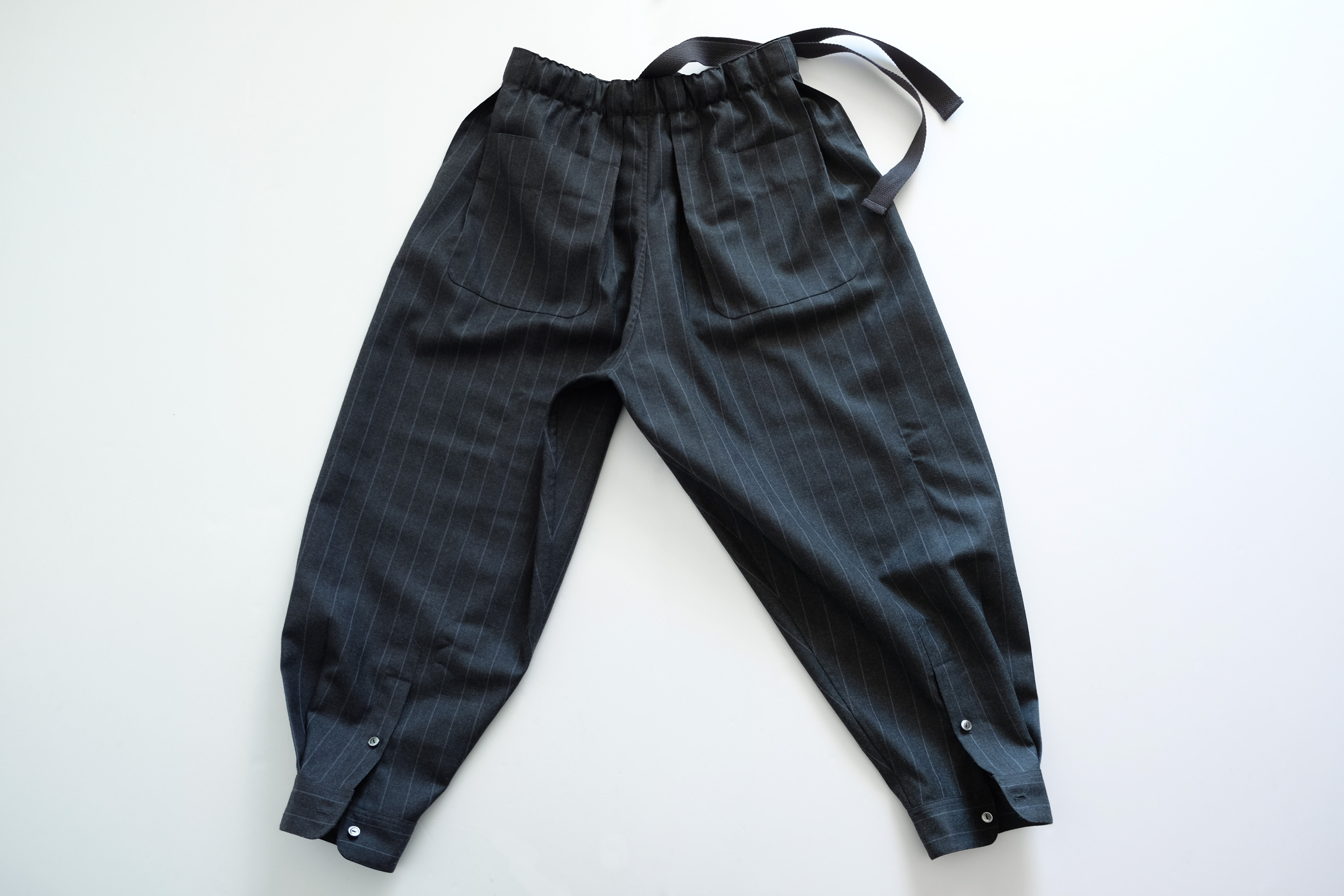 シャツ袖４ポケットパンツ / ウールテトロン ストライプ 【ダークグレー】