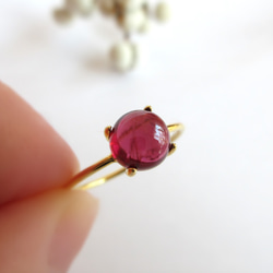 [美麗的顏色] 7毫米顆粒「紅色尖晶石」凸圓面戒指 [八月生日石] 第7張的照片