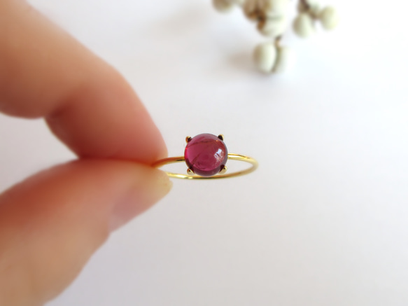 [美麗的顏色] 7毫米顆粒「紅色尖晶石」凸圓面戒指 [八月生日石] 第4張的照片