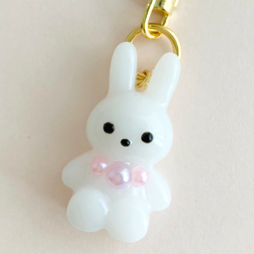 レジン☆白うさぎキーホルダー キーホルダー catandchocolate
