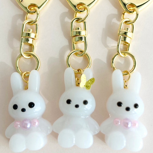 レジン☆白うさぎキーホルダー キーホルダー catandchocolate