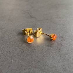 希少ストーン タンザニア産 宝石質 天然オレンジカイヤナイト 3mmピアス 316Ｌ 両耳用 金属アレルギー対策 立爪 5枚目の画像