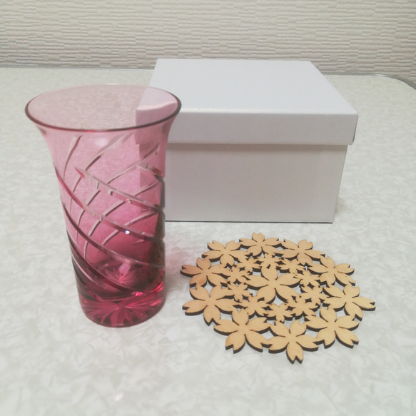 【らせん 一口ビール】ピンク ☆切子 ギフト インテリア☆ 1枚目の画像