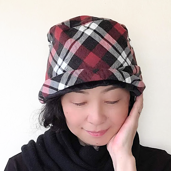 ゆったり帽子 赤 チェック ネル生地 ボア 大人可愛い Sサイズ 被りやすい プレゼント 軽い 帽子