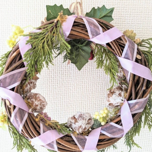 リースの裏側がパープルリボンのクリスマスリース リース sweet