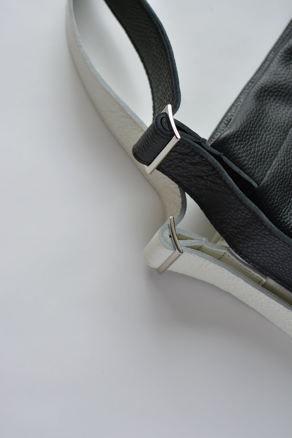 ショルダーバッグ 一枚革仕立て 本革 イタリアンレザー [MOLVAR]                                     《入荷予定について》入荷情報や販売開始日時はインスタグラム @molvar.jp で随時お知らせしておりますのでよろしけれ X2528223960(19250円)