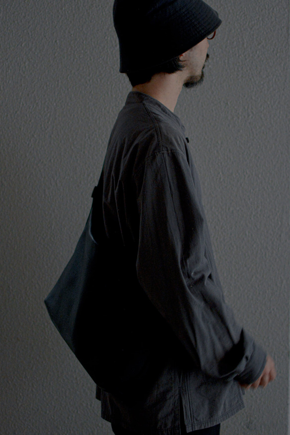 ショルダーバッグ 一枚革仕立て 本革 イタリアンレザー [MOLVAR]                                     《入荷予定について》入荷情報や販売開始日時はインスタグラム @molvar.jp で随時お知らせしておりますのでよろしけれ X2528223960(19250円)