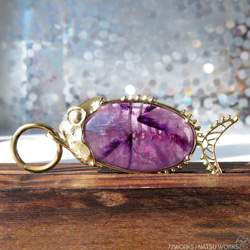 トラピッチェ アメジスト フィッシュ チャーム / Trapiche Amethyst Fish charms 1枚目の画像