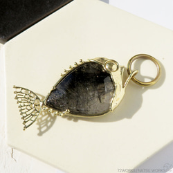 トルマリン in クォーツ フィッシュ チャーム / Tourmaline in Quartz Fish charms 6枚目の画像