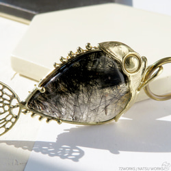 トルマリン in クォーツ フィッシュ チャーム / Tourmaline in Quartz Fish charms 2枚目の画像