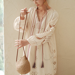 春夏　フランスゆったりカットアウト刺繍長袖ドレス　海辺のデザインセンスルーズタッセルネクタイニッチロングスカート 6枚目の画像