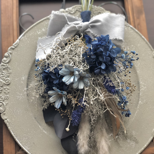 しめ縄リース　ブルーダリアとシックな小薔薇 しめ縄リース ブルーダリアとシックな小薔薇 しめ縄リース ブルー