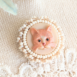 猫のブローチ　猫　刺繍　ビーズ刺繍　誕生日  2way 帯留めコンバーター  母の日　母の日ギフト　プレゼント 6枚目の画像