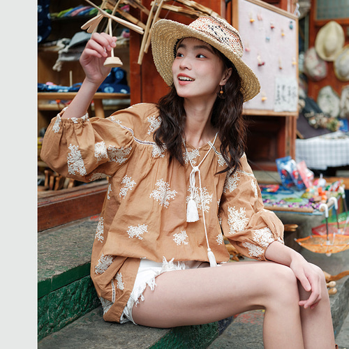 春秋 レディース ボヘミアンレースアップ刺繍トップ コットンリネン