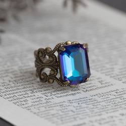 百慕達藍 | 祖母綠切割水晶玻璃古董戒指 | 哥德式幻想藍均碼 第1張的照片