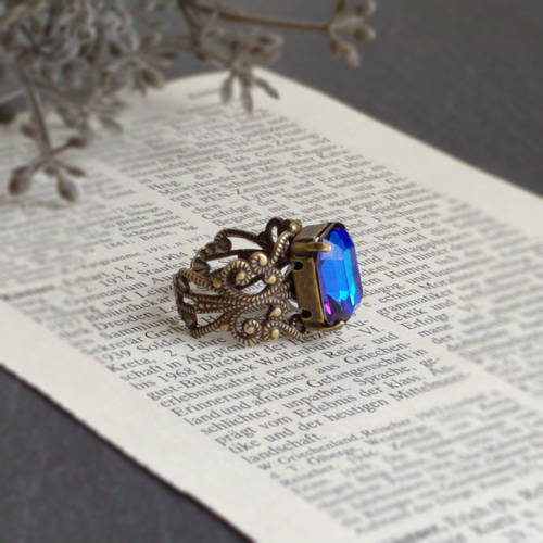 バミューダブルー｜エメラルドカット クリスタルガラス アンティーク調