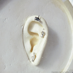 手のピアス F**K / HAND ear piercings 4枚目の画像