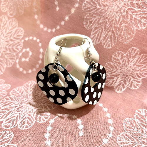 «379»◤完売しました◢白黒水玉模様*ピアス 379»◤完売しました◢白黒水玉模様ピアス ピアス（フック