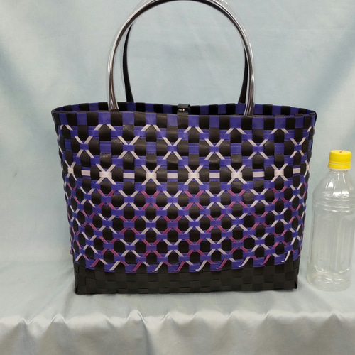 ppバンドのプラカゴ、黒ベースに群青 紫、白を加えて！ かごバッグ