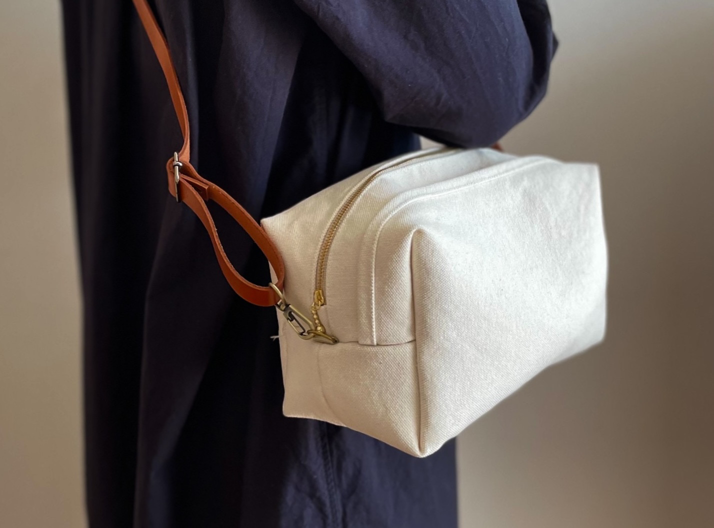 帆布 富士金梅のhacoサコッシュL白