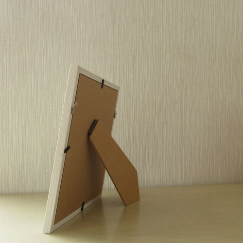 パステル画 思う モデルを使った絵 木製額ガラス入り 原画〉猫パステル画 A4サイズ 額縁・マット付き ベッドに優雅