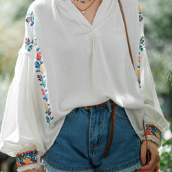 春秋　新しいデザイン刺繍ゆったりとした長袖シャツ　ホワイトVネックトップスモールシャツ　レディース 6枚目の画像