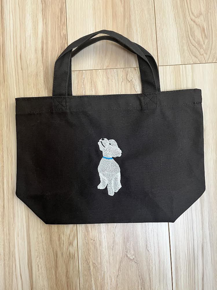 ☆動物柄にハンドメイド刺繍がアクセントの可愛いトートバッグ