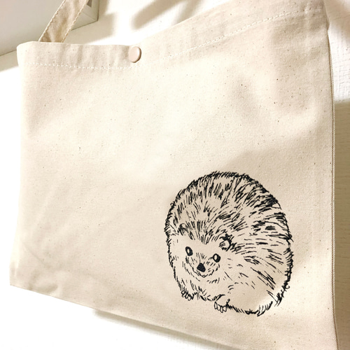 サコッシュ　リサラーソン　ハリネズミ　オリーブ　数回新品　綺麗目 サコッシュ リサラーソン ハリネズミ オリーブ 数回新品 綺麗目