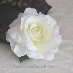 大輪の白い薔薇のヘアクリップ　フラメンコ　フローレス　ダンス　髪飾り　ウェディング　バレエ　結婚式　白　エトワール 5枚目の画像