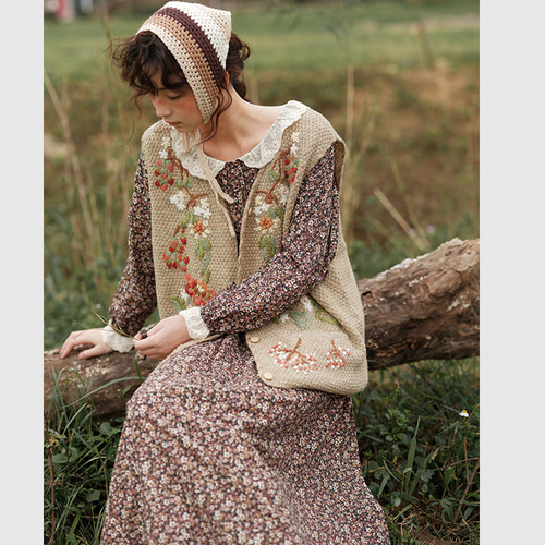 ヴィンテージ ガーリッシュ 手作り刺繍 ベスト Vネック 前開きの襟