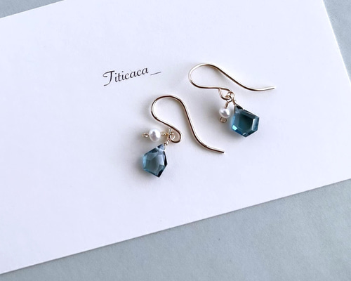 小さなロンドンブルートパーズと淡水パール【14kgfピアス