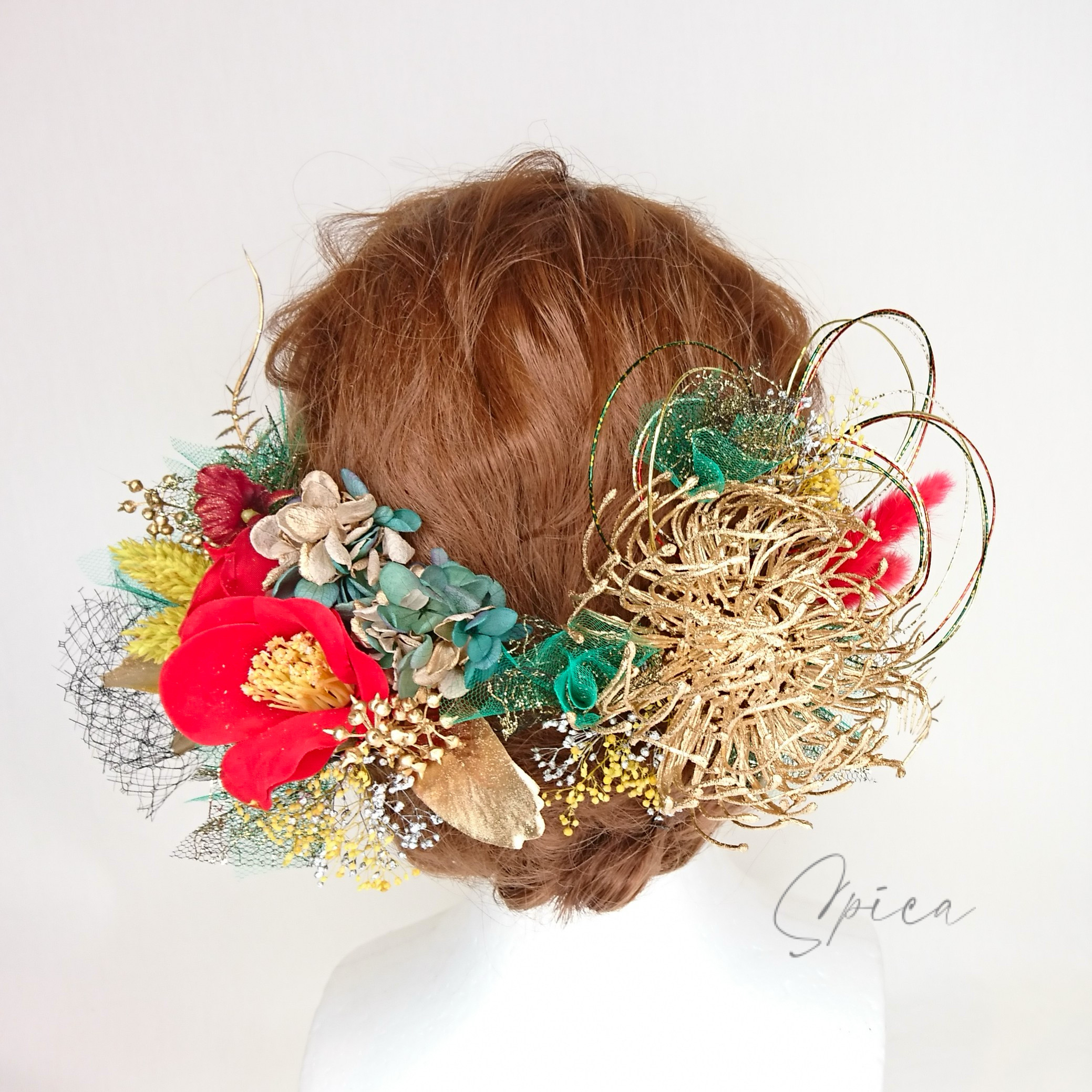 ゴールドのピンクッションと椿とプリザ紫陽花の髪飾り 成人式 卒業式 赤 和装 水引 豪華