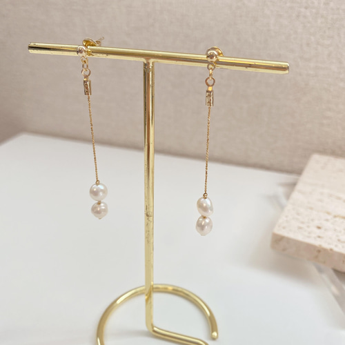 華奢チェーンの淡水パールロングピアス（イヤリング変更可能