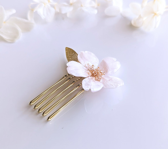 【受注制作】Everpink. 本物のお花　こだわりの花びらで仕上げる桜とゴールドリーフの髪飾り　かんざし/ヘアコーム 6枚目の画像