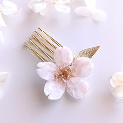 【受注制作】Everpink. 本物のお花　こだわりの花びらで仕上げる桜とゴールドリーフの髪飾り　かんざし/ヘアコーム 5枚目の画像